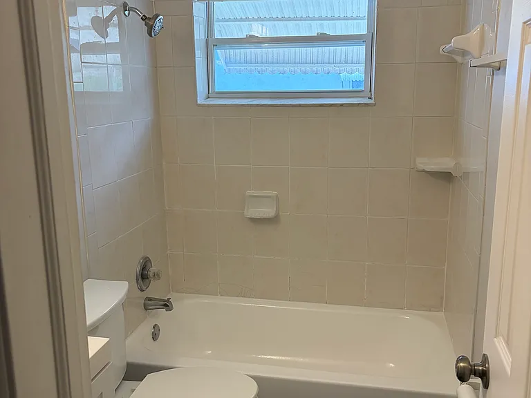 248 SW 12th St #1 — Photo 3