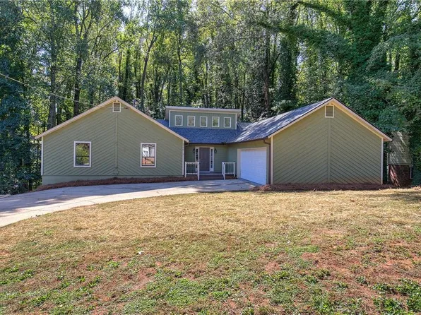 6790 Fairway Ridge Dr, Douglasville, GA 30134