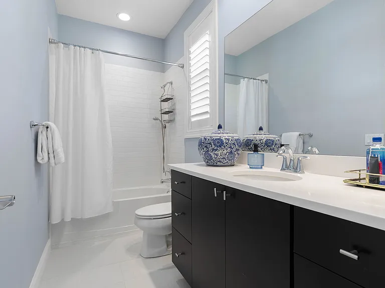 16 Marbella Ct — Photo 42