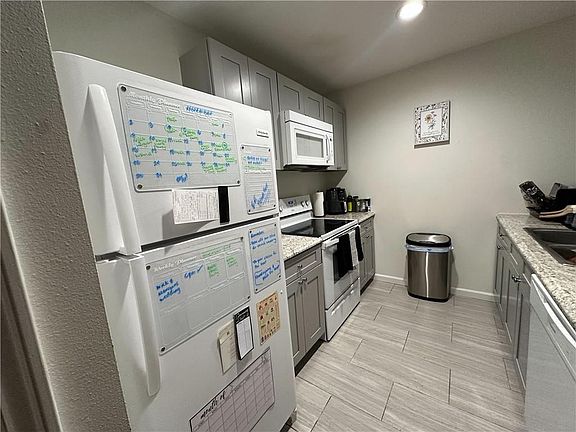 3rd image of 5211 Cross Creek Dr