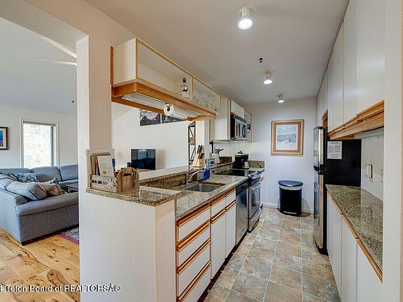 5th image of 3944 S Lake Creek Dr #2-5-2