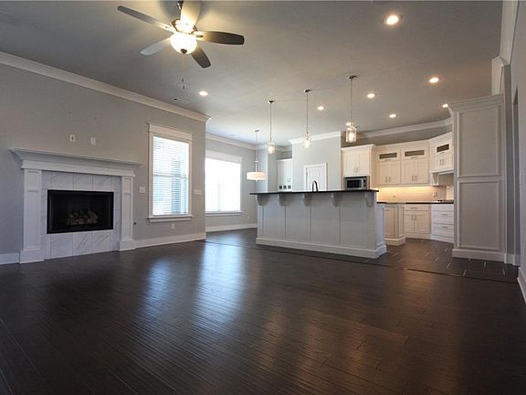 3rd image of 6305 S 49th St