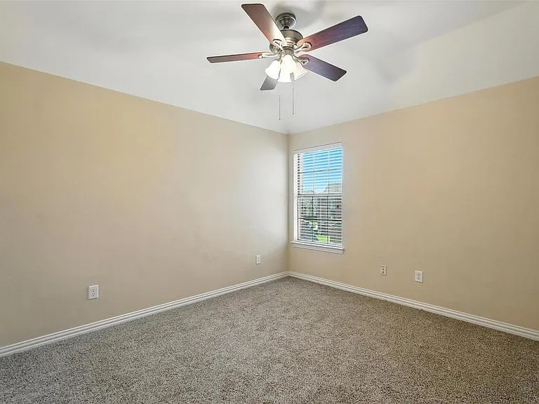 2101 Broadstone Dr — Photo 22