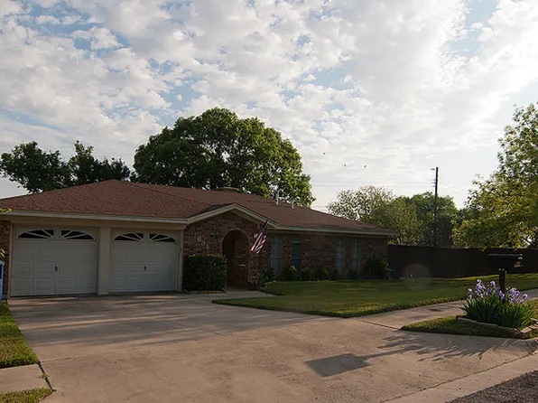 631 Manning Dr, Copperas Cove, TX 76522