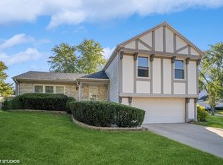 200 Annapolis Dr, Vernon Hills, IL