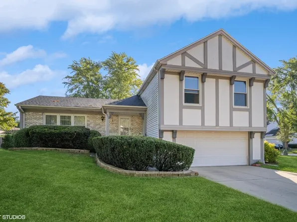 200 Annapolis Dr, Vernon Hills, IL 60061