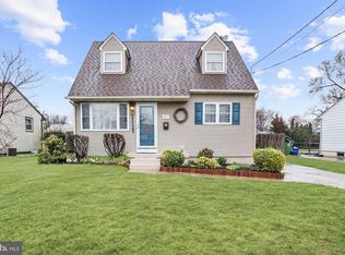 413 W Henry St, Palmyra, NJ 08065