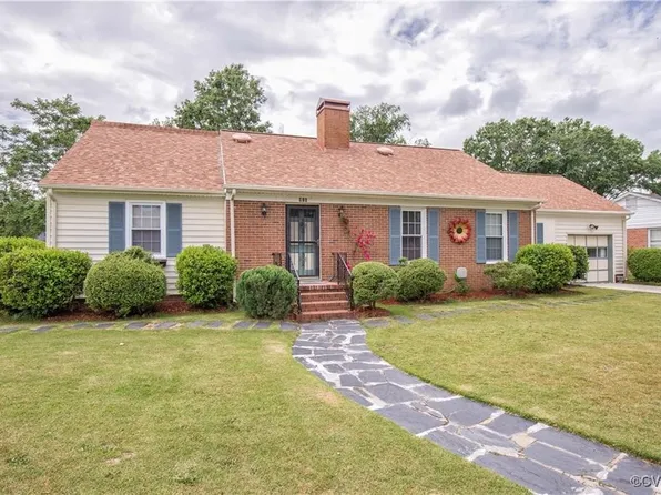 916 Forest View Dr, Colonial Heights, VA 23834
