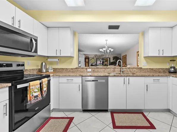 9716 Sills Drive #103, Boynton Beach, FL 33437