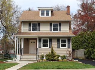 8 Beverly Rd, Livingston, NJ 07039