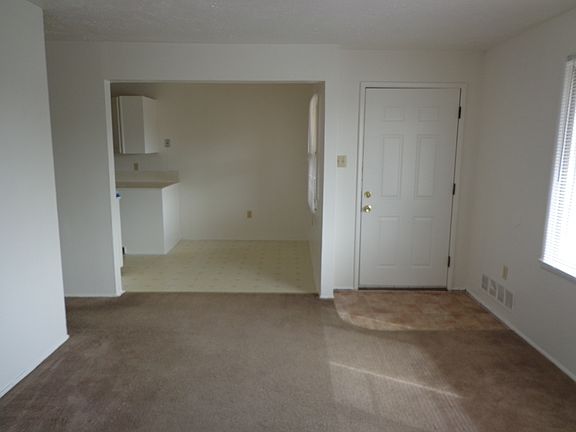 2nd image of 662 Lincoln Dr