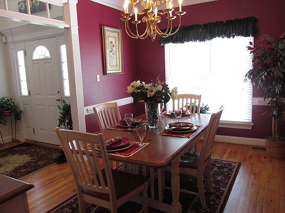 3rd image of 612 Woods Walk Ln