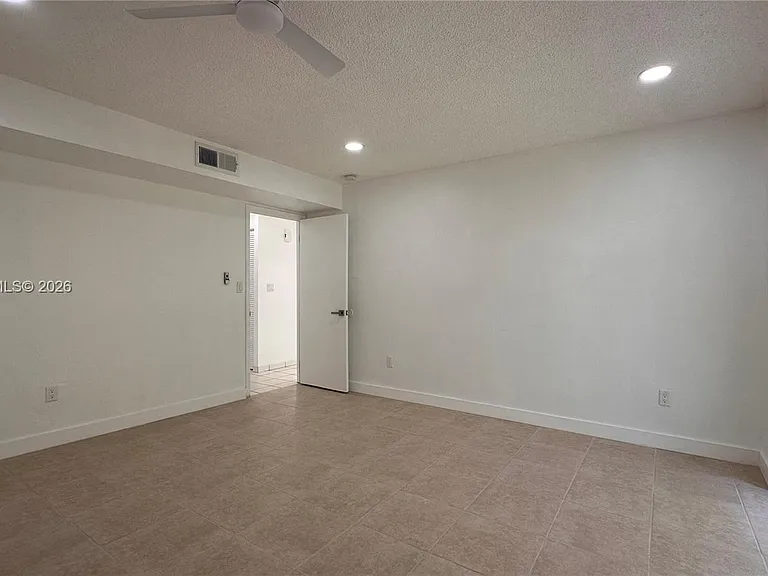 8401 SW 107th Ave #331E — Photo 22