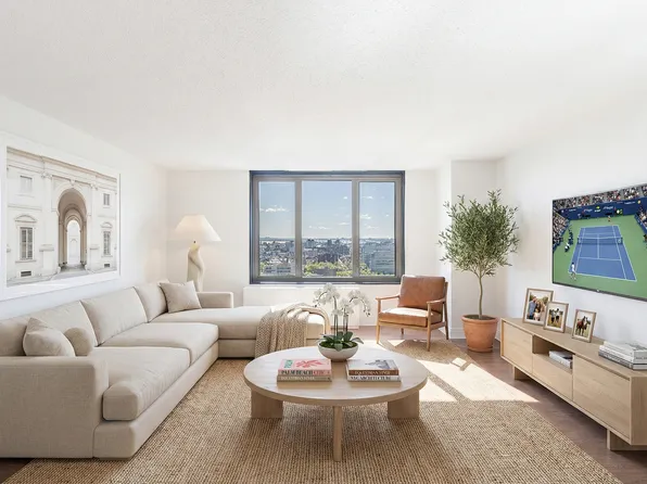 3333e Broadway image 1 of 8