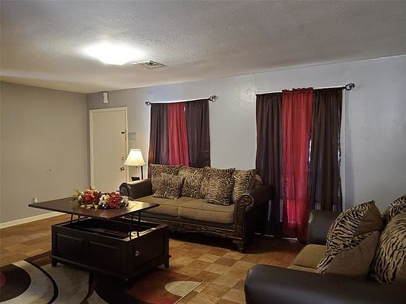 3rd image of 602 Pickwick Pl