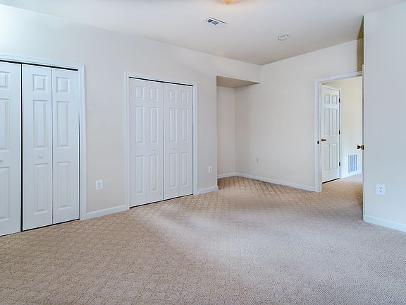 5th image of 22894 Courtland Park Dr