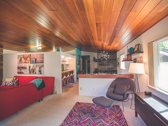 Upper living and dining area