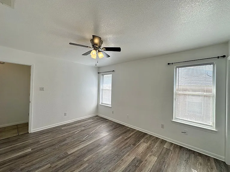 2703 Edgefield St — Photo 27