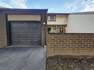 4451 Gilmer Ln #116, Richmond Heights, OH 44143