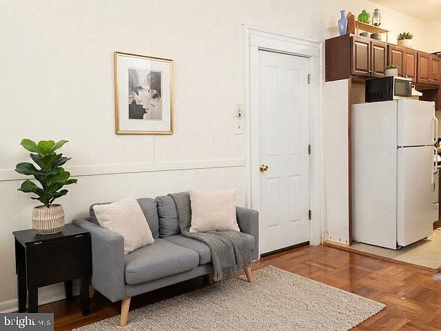 2nd image of 1821 Spring Garden St Basement 1