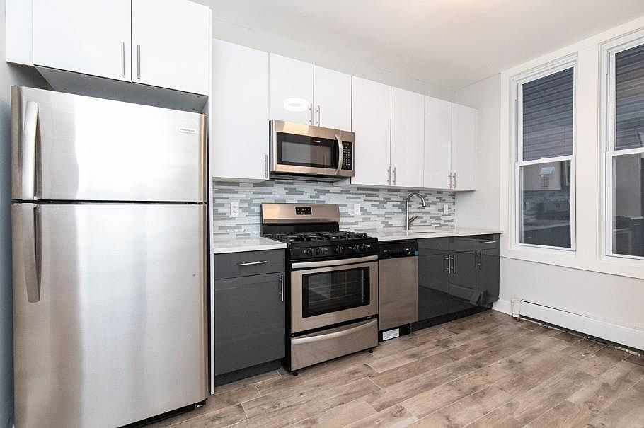1st image of 60 Newkirk St APT 1L
