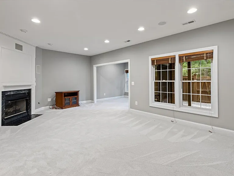 10363 Gershwin Ct — Photo 32