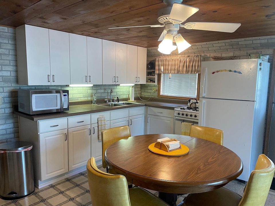 2nd image of 919 Park Dr #1