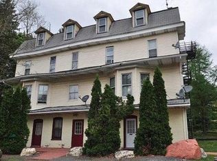 383 Old Route 940 APT 402, Pocono Pines, PA