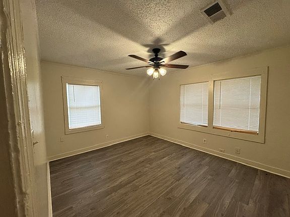 4th image of 217 Ross Ave