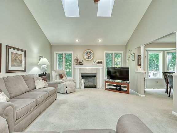 5th image of 46 Margate Dr