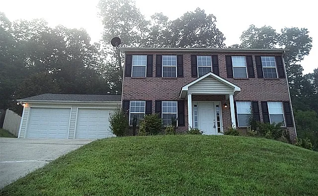 310 Fox Hunters Ct — Photo 1