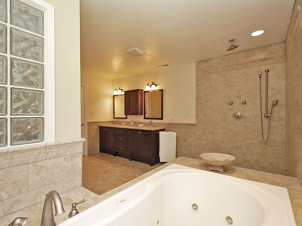 2nd image of 594 Brunswick Pike