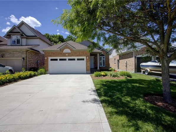 439 Woodrow Dr, Waterloo, ON N2T 2V6