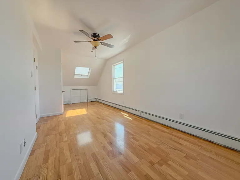 23 Garden City Ave — Photo 7