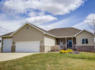 5030 Meadow Side Ln, Waunakee, WI 53597