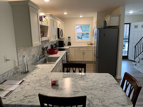 2nd image of 3638 Taliluna Ave