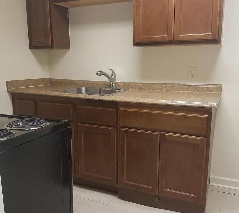 1st image of 864 W 34th St APT 6