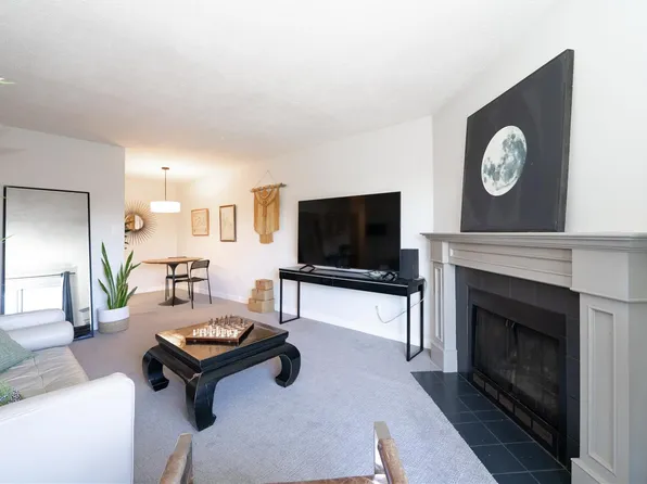 1655 Begbie St #312, Victoria, BC V8R 1L4