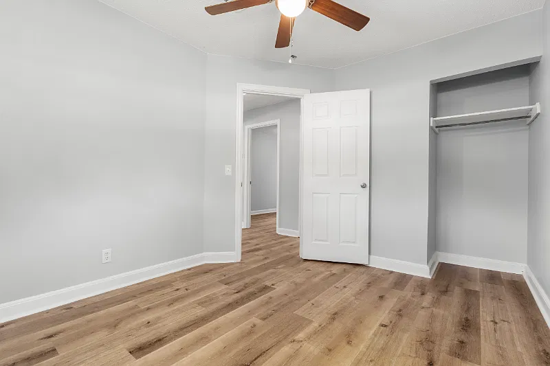3 bed, 1.0 bath, 951 sqft, $1,350 — Photo 1