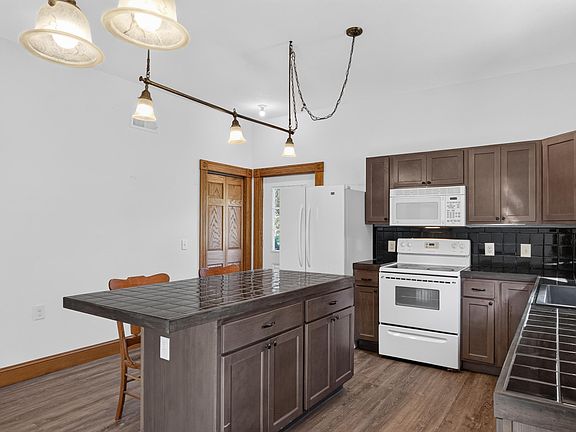 5th image of 9722 4th St