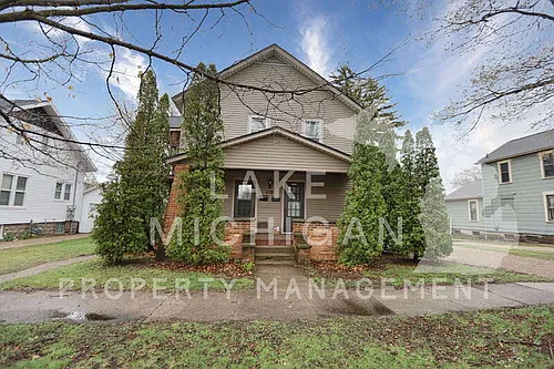 112 S 8th St #4 Photo 1
