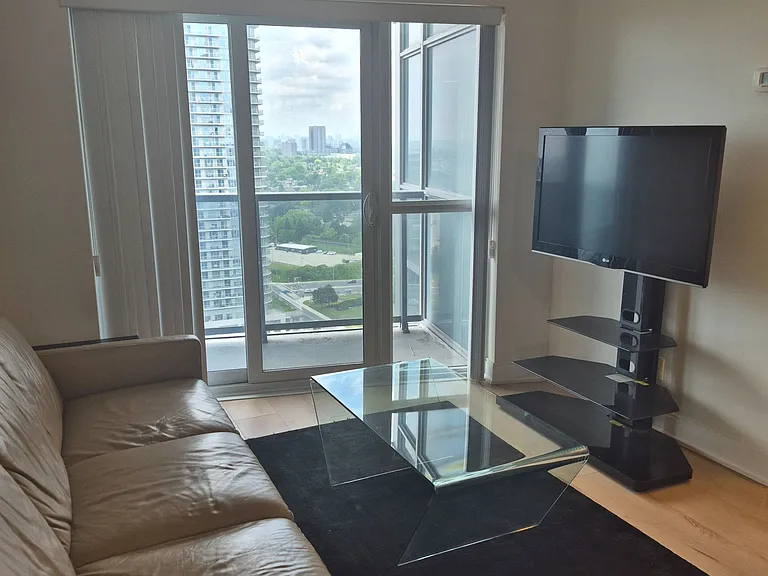 125 Village Green Sq #2708 — Photo 7