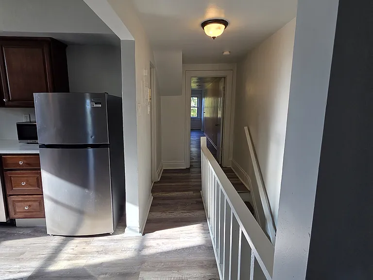 621-623 Lincoln Avenue - 1 — Photo 5