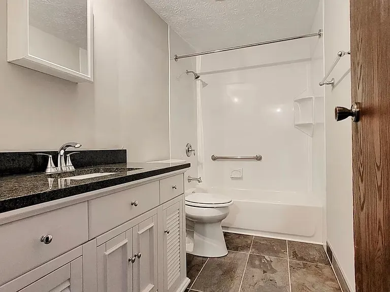 7519 Blackstone Ct — Photo 20