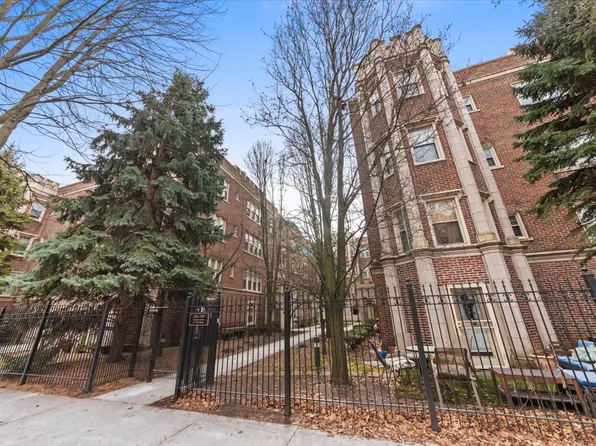 2307 E 70th Pl #214, Chicago, IL 60649