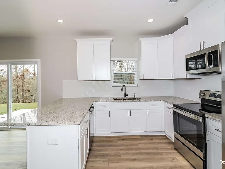 112 Cassidy Trl — Photo 2