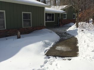 8725 Prescott Dr, Chesterland, OH 44026