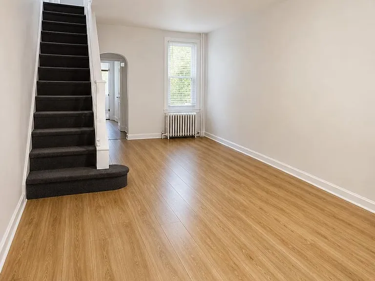 2113 Wakeling St — Photo 4