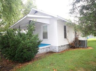 1517 S Poplar St, Centralia, IL 62801