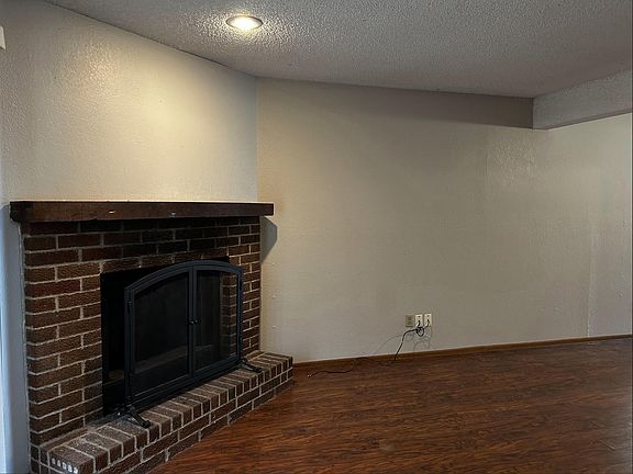 3rd image of 503 NE Churchill St